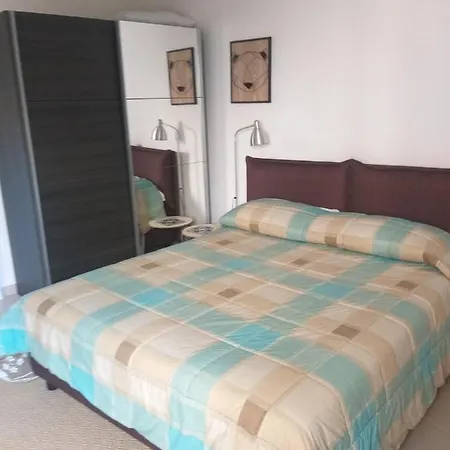 A Pochi Passi Dal Mare Apartment *